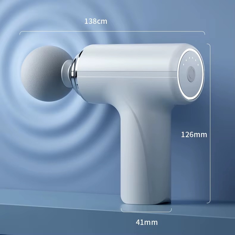 masazna_pistola_7 - fizio trgovina white handheld percussion massage gun with a foam head on a blue background, overlaid with size measurements (138 cm length, 126 mm height, 41 mm base).